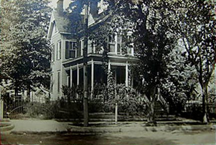 Mannion House, Center Avenue - 1911.